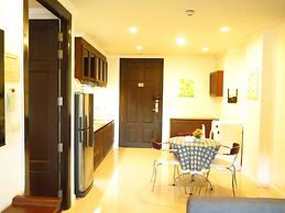 6-39 - 2 Bdr Condo With Balcony and Shared Pool