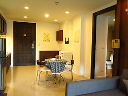 6-39 - 2 Bdr Condo With Balcony and Shared Pool