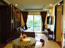 6-39 - 2 Bdr Condo With Balcony and Shared Pool