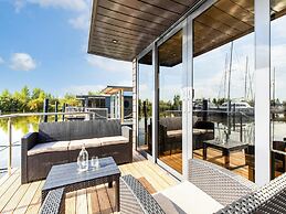 Houseboat in Volendam Marina
