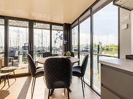 Houseboat in Volendam Marina
