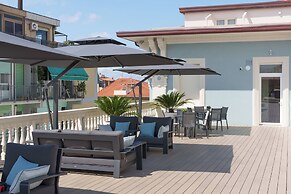 VI SUITES