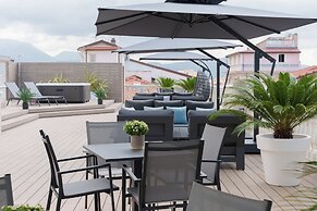 VI SUITES