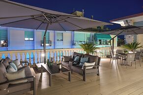 VI SUITES