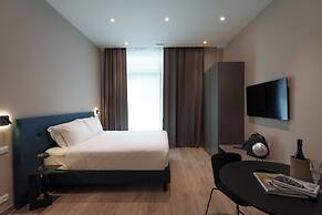 VI SUITES