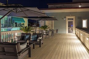 VI SUITES