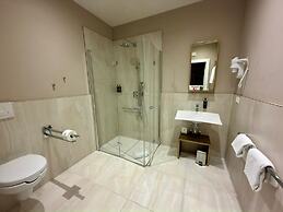 VI SUITES