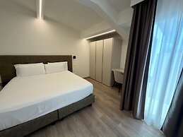 VI SUITES