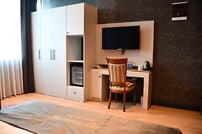 HMZ Luxury Hotel