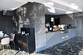 HMZ Luxury Hotel