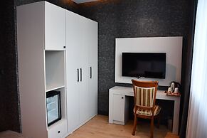 HMZ Luxury Hotel