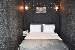 HMZ Luxury Hotel