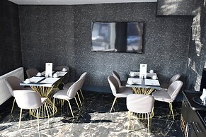 HMZ Luxury Hotel
