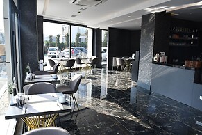 HMZ Luxury Hotel