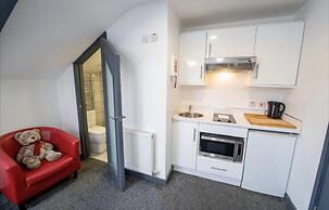 Fully Serviced Studio Available Close to the City