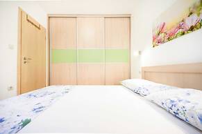 Apartments Gracin