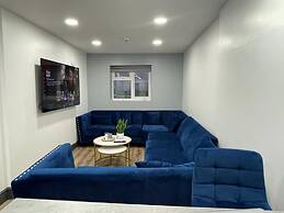 Lovely Homely Studio Available