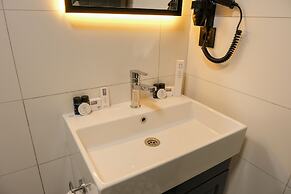 Loft Plus Hotel