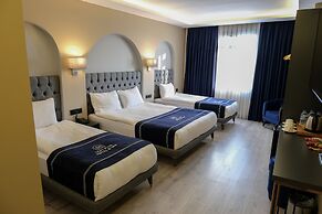 Loft Plus Hotel