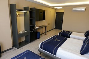 Loft Plus Hotel