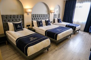 Loft Plus Hotel