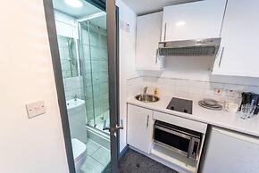 Spacious Comfortable Studio Near the University