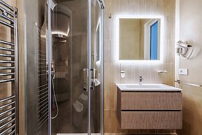 PETIT HOTEL