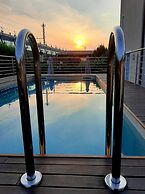 PETIT HOTEL