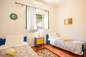Takis House in Katavolos