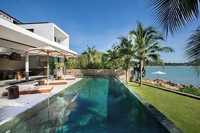Kerem Luxury Beachfront Villas
