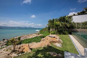 Kerem Luxury Beachfront Villas