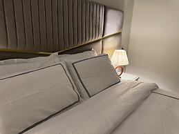 Nile View Apartment - Sleeps 4 & Balcony