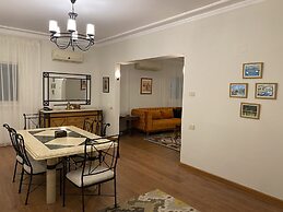 Nile View Apartment - Sleeps 4 & Balcony