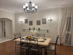 Nile View Apartment - Sleeps 4 & Balcony