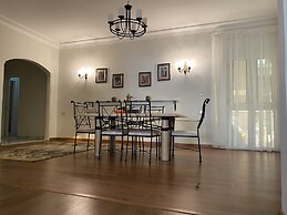 Nile View Apartment - Sleeps 4 & Balcony