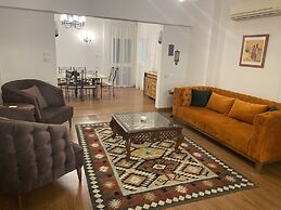 Nile View Apartment - Sleeps 4 & Balcony