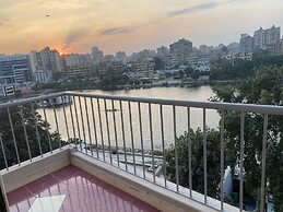 Nile View Apartment - Sleeps 4 & Balcony