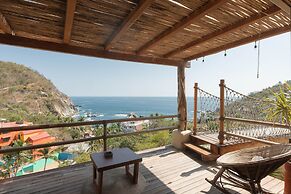 Casa Roni by Xeno