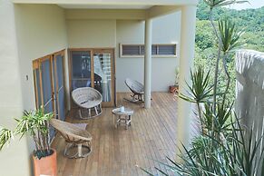 Casa Roni by Xeno