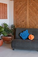Casa Roni by Xeno
