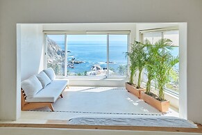 Casa Roni by Xeno