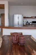 Casa Roni by Xeno