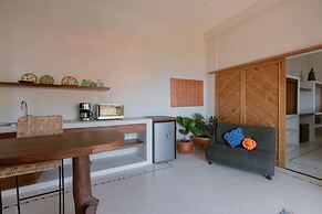 Casa Roni by Xeno