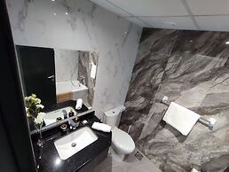 SuperHost - Elite Studio With Balcony Overlooking the Canal