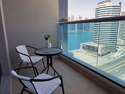 SuperHost - Elite Studio With Balcony Overlooking the Canal