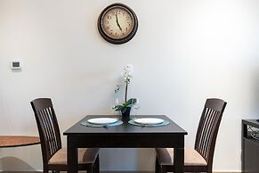 SuperHost - Vibrant Studio With Canal View Near Dubai Mall