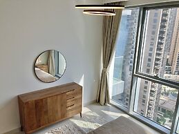 SuperHost - Stylish Apartment Facing Creek Harbour