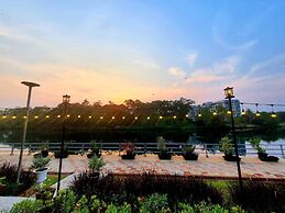 USABAI Riverside Boutique Hotel