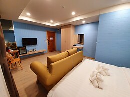 USABAI Riverside Boutique Hotel