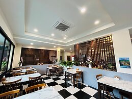 USABAI Riverside Boutique Hotel
